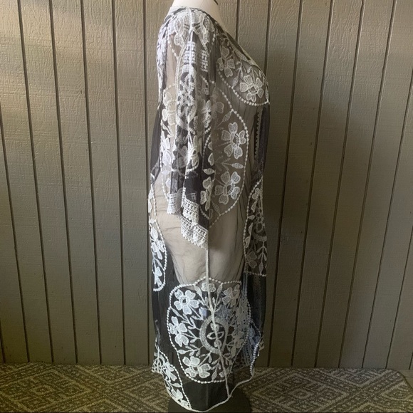 Woven Heart Black and Beige Embroidered Kimono Top - Picture 9 of 10